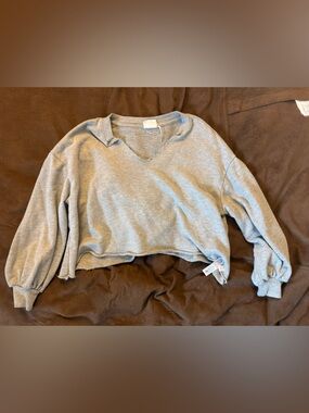 3/$10 Out From Under Cropped Sweater